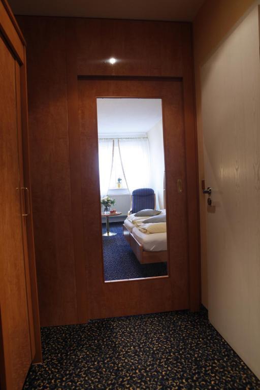Hotel Villa Brenner Grünstadt الغرفة الصورة