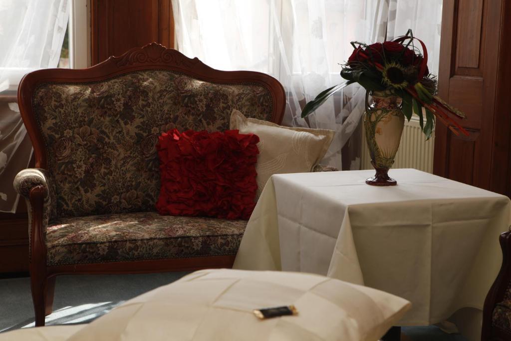 Hotel Villa Brenner Grünstadt الغرفة الصورة