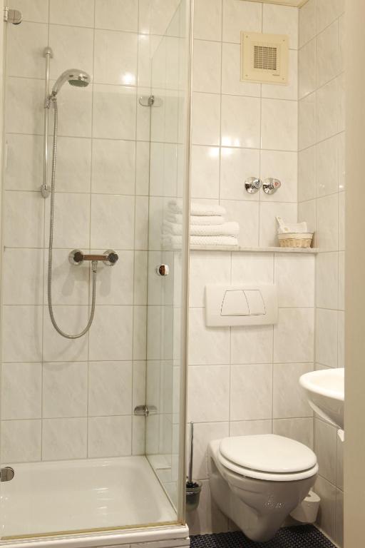 Hotel Villa Brenner Grünstadt الغرفة الصورة