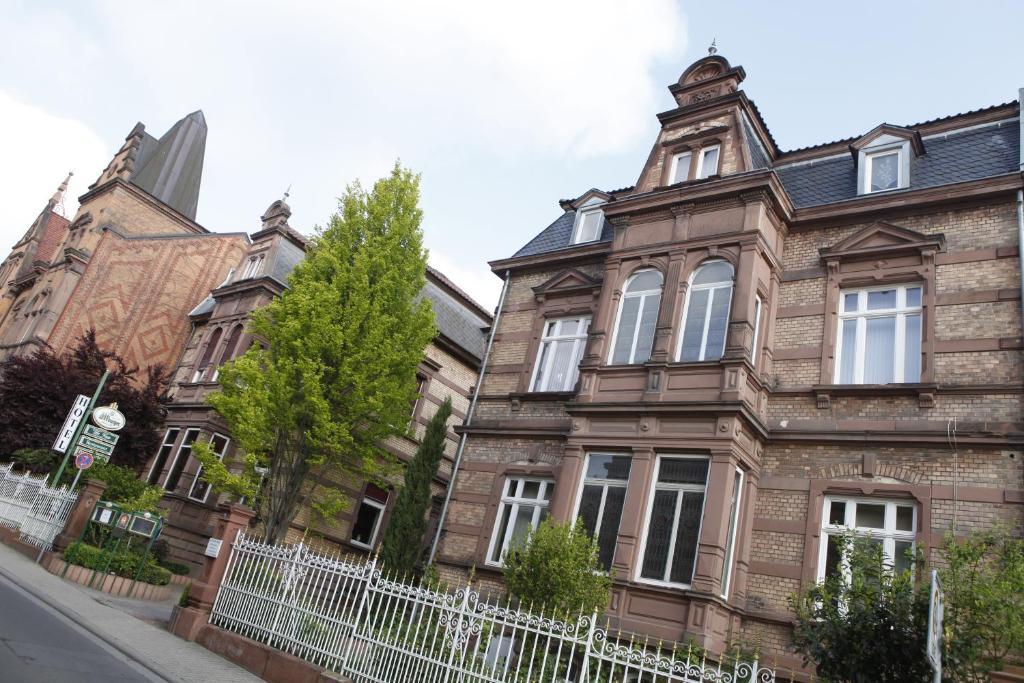 Hotel Villa Brenner Grünstadt المظهر الخارجي الصورة
